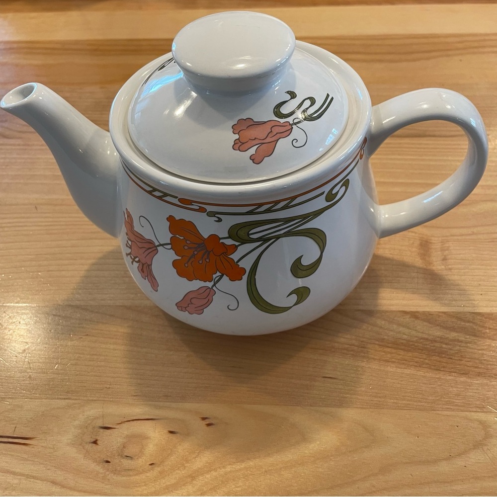 Sadler Windsor Fine Porcelain Teapot